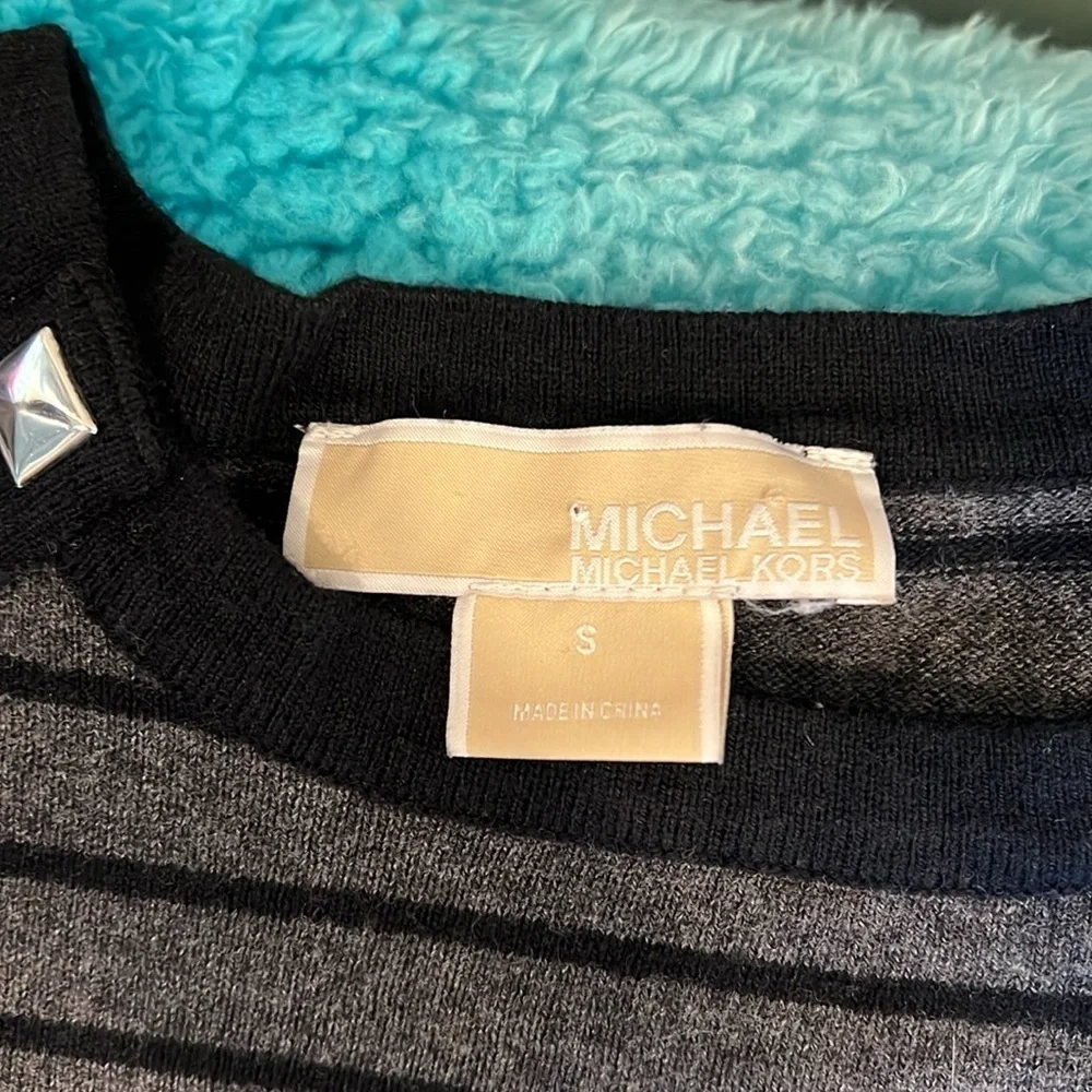 🔥Michael Kors Striped Gray and Black Sweater dress with Studded Shoulders🔥